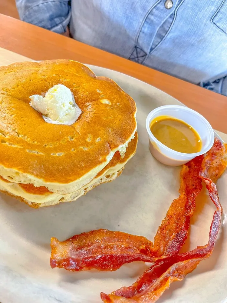 Short Stack Pancakes with Peanut Butter